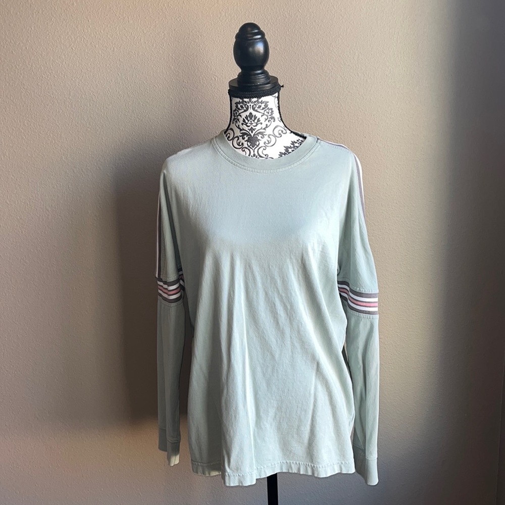 Urban Outfitters Vintage Long-Sleeve Pale Green Shirt